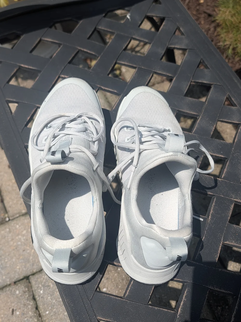 Nike Women's Light Gray Athletic Sneakers